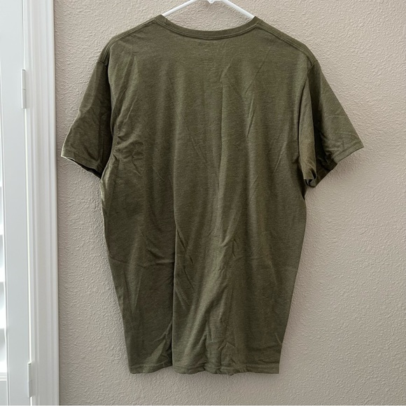 Case IH Farmall Men's Graphic Short Sleeve Shirt Size Large - Picture 3 of 4